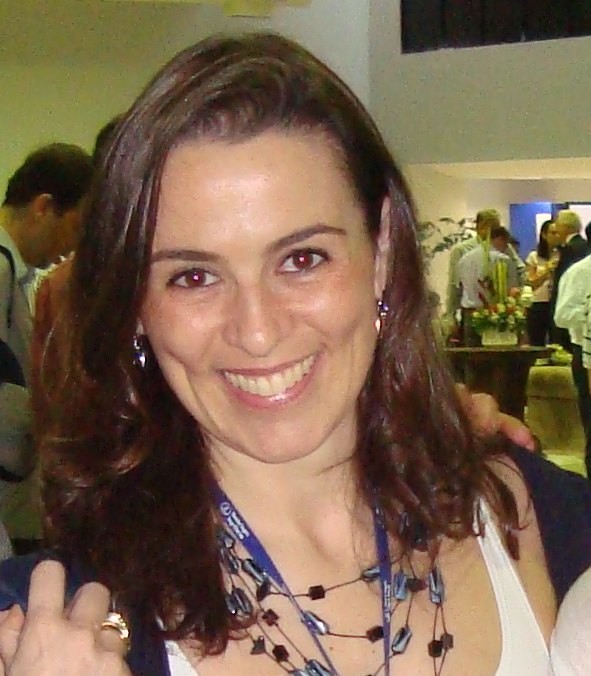 LYAMARA APOSTOLICO DE AZEVEDO